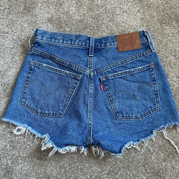 Women’s Levi’s 501 High Rise Shorts - Picture 3 of 6
